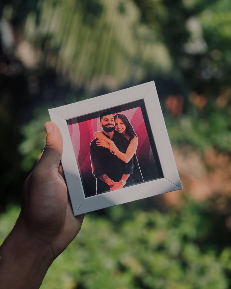 Pop up collage frame