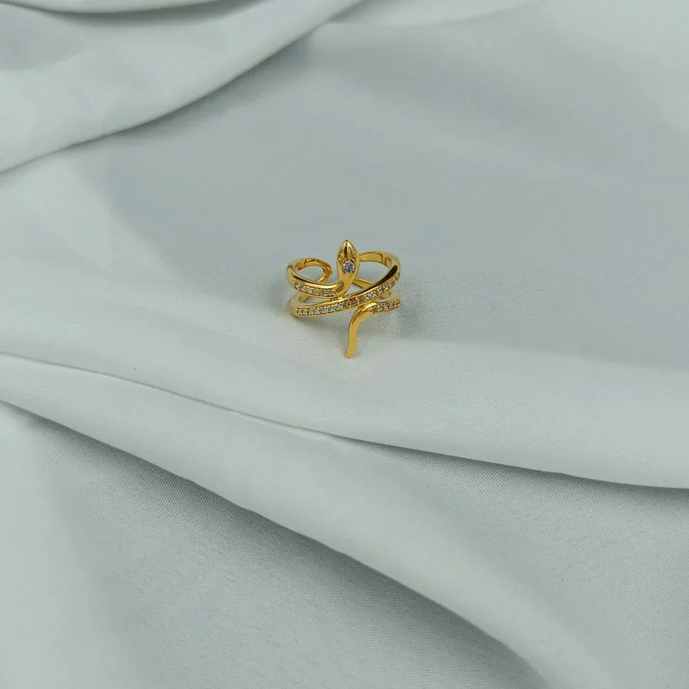 Snake Ring with Diamond