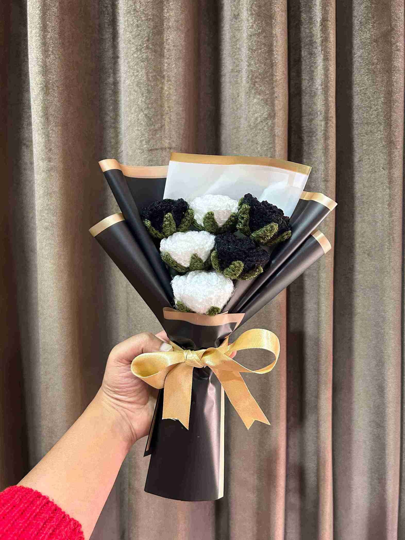 B&W Rose Bouquet